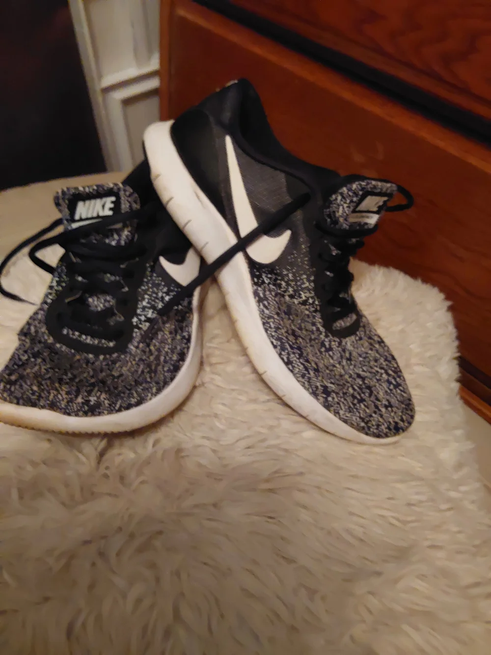 Nike Women’s Black/White Knit Running Shoes